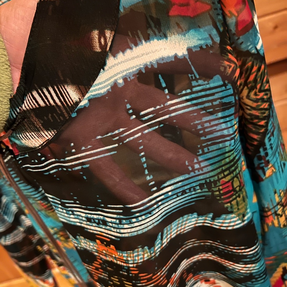 Colorful Geometric Women's Top - Picture 7 of 8